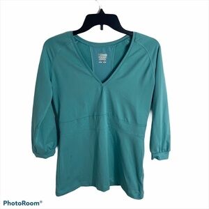 Columbia Women’s Blue V-neck Athletic Top Medium